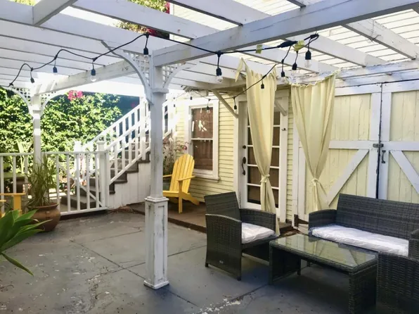 918 Palm Ave #A, West Hollywood, CA 90069