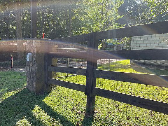 2nd image of 3365 Dogwood Cir