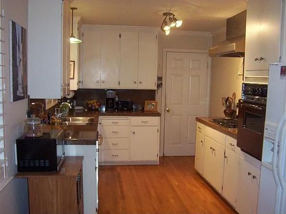 2nd image of 816 Blaisdell Ct