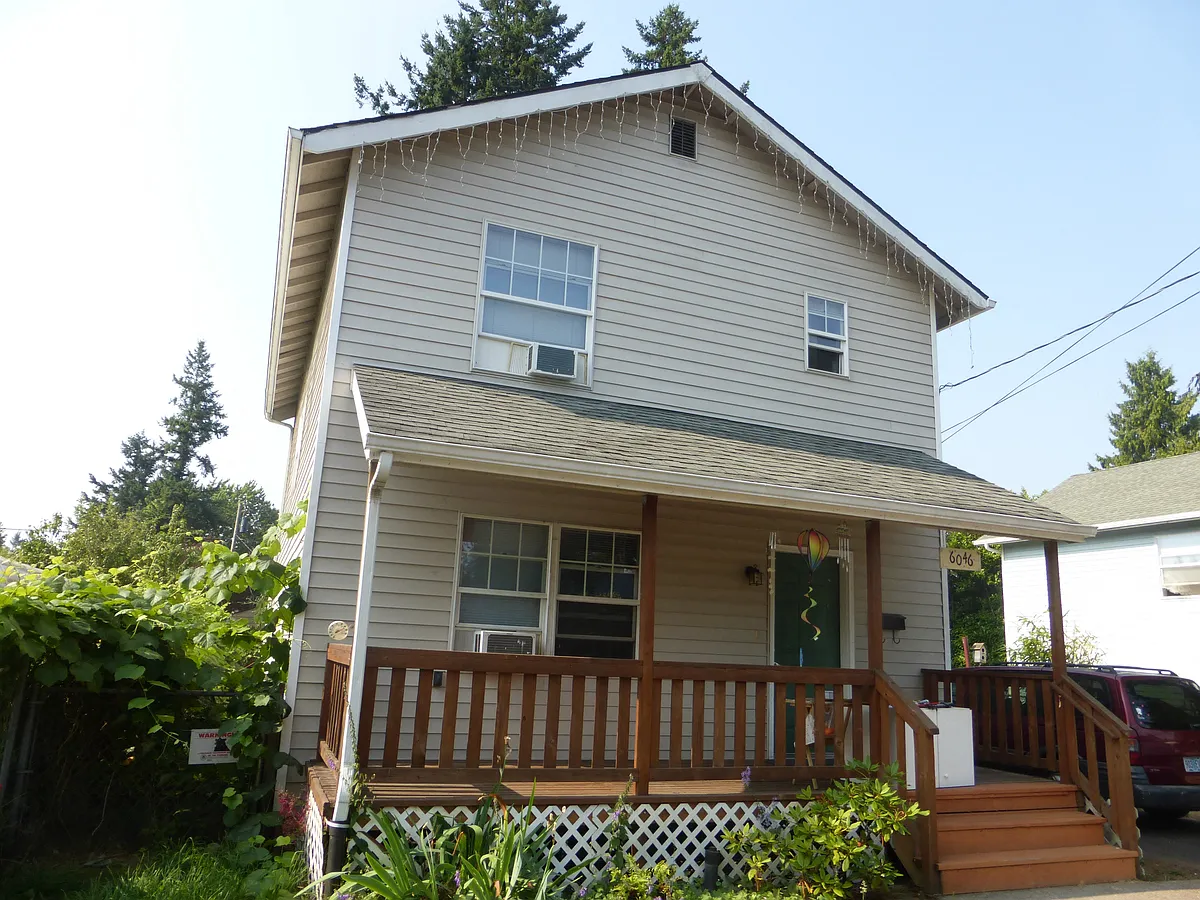 Building Photo - 7901 SE 92nd Ave