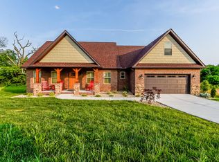 1213 Chancellors Ct, Maryville, TN 37801