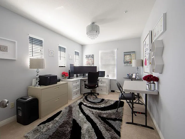 16 Benchmark Ln — Photo 15