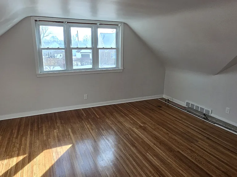 138 Ridgewood Rd #1 — Photo 9