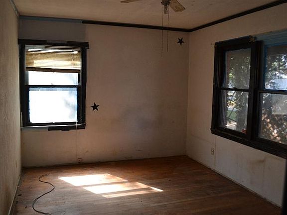 5th image of 2972 E Simpson Ave