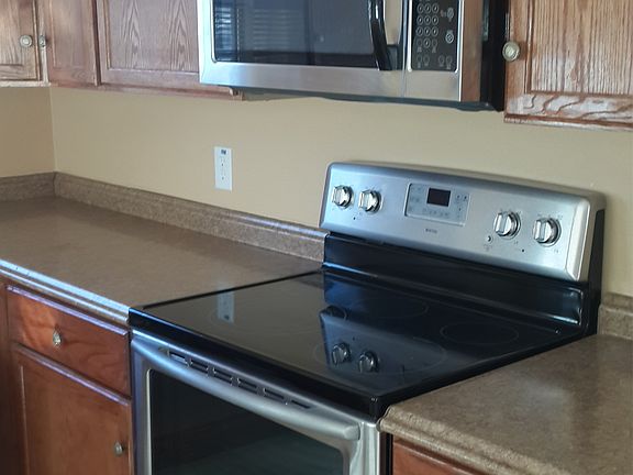 3rd image of 821 E Vista Dr
