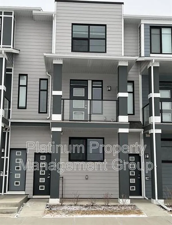 2 bed, 2.5 bath, 1070 sqft, $2,100 — Photo 1