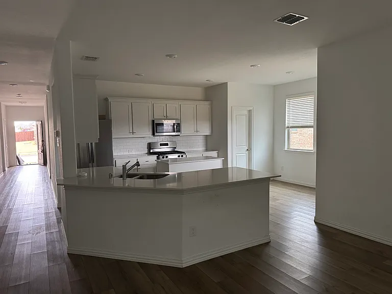 3625 Kaufman Ct — Photo 44