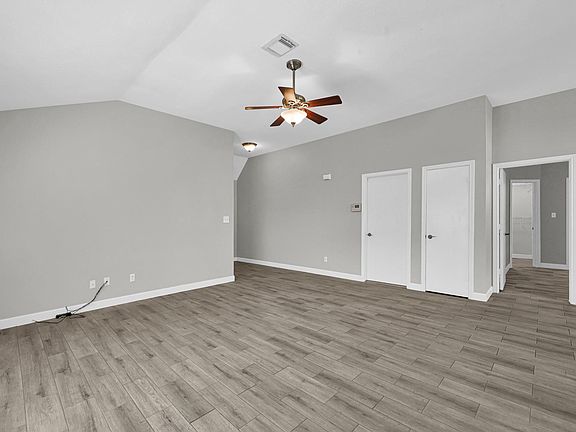 4th image of 207 Leisure Ln