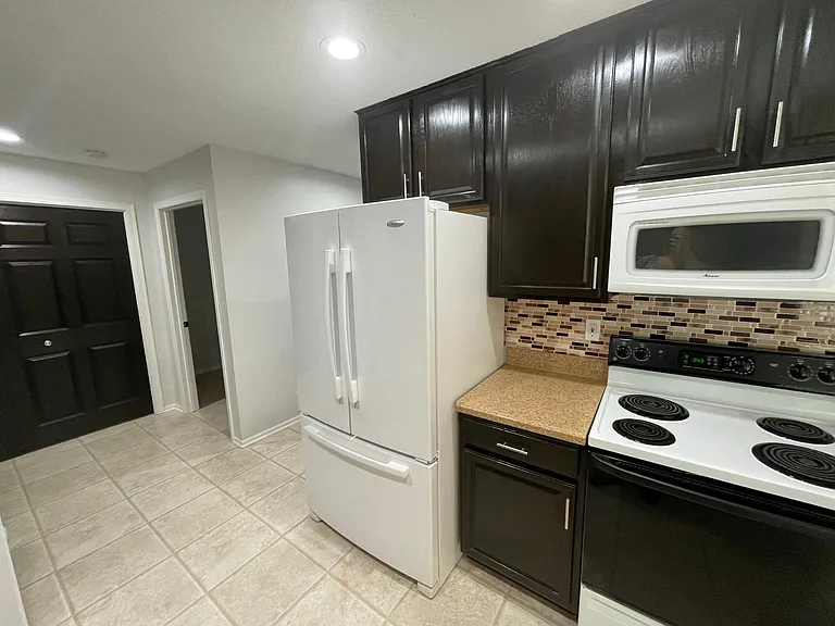 1364 Conservatory Ct — Photo 16