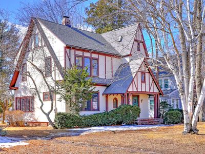 1988 Chapel Street, New Haven, CT, 06515