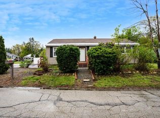 6 Davies St, Bedford, NH 03110