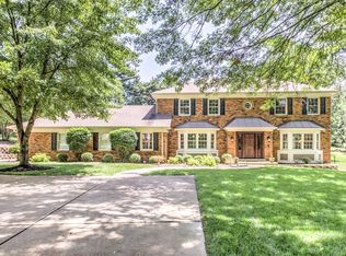 898 Amersham Dr, Saint Louis, MO 63141