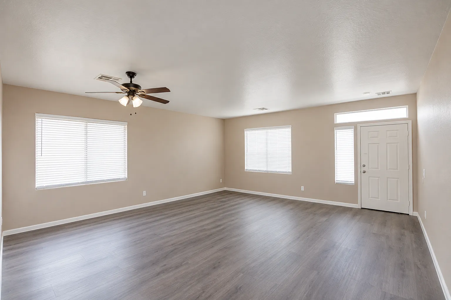 4 bed, 2167 sqft, $2,400 — Photo 3
