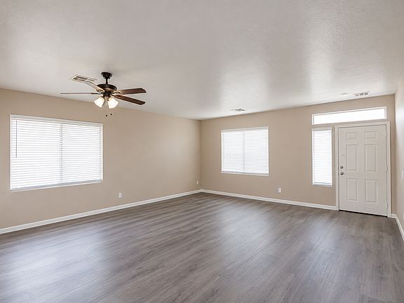 3rd image of 844 W 22nd Ave