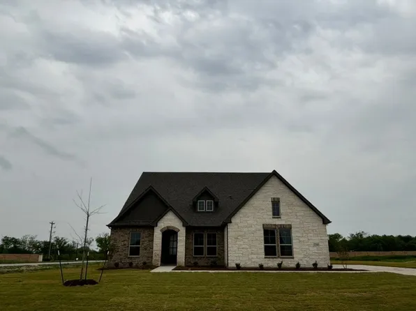 12205 Crystal Dr, Krum, TX 76249