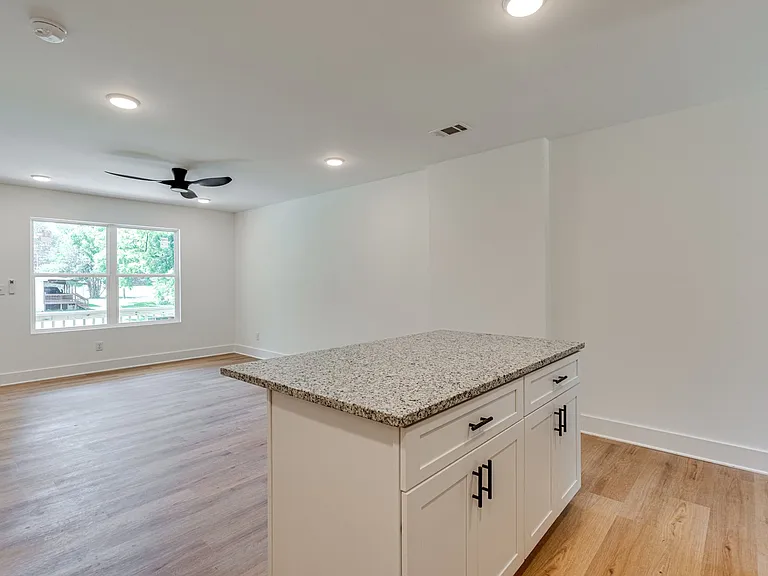 136 Cleveland Rd — Photo 9
