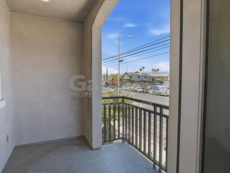 14854 Nordhoff St — Photo 4
