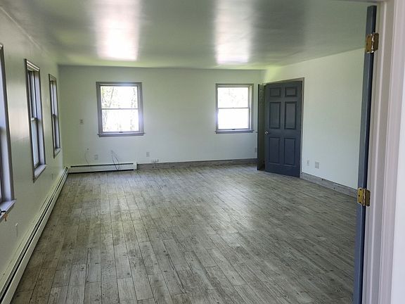 4th image of 285 Hill Rd