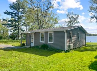 191 Wavecrest Dr, Lake Milton, OH 44429