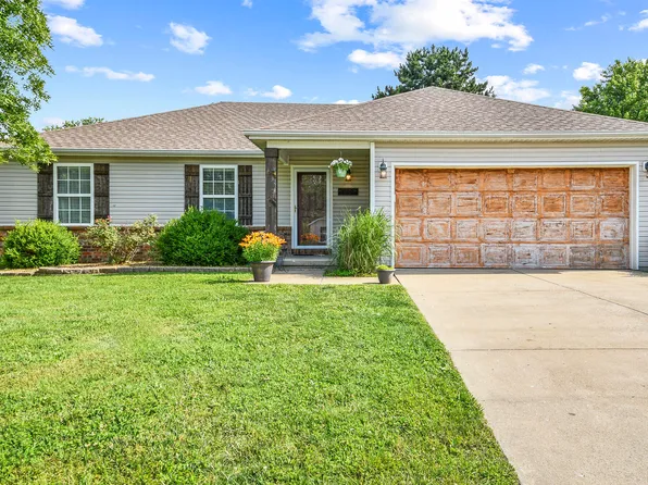 802 S Sunmeadow Drive, Strafford, MO 65757