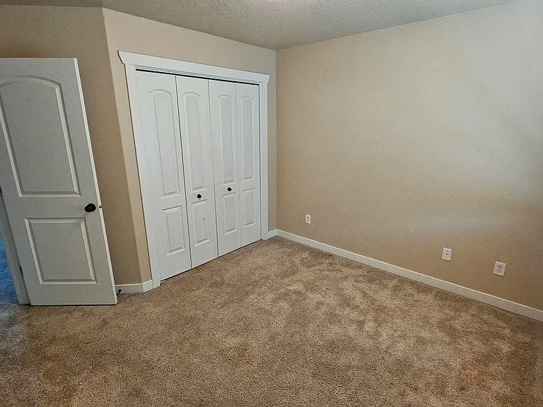 1606 N 450 E — Photo 14