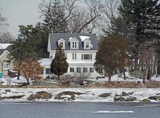 15 Friedenfels St, Salisbury, MA 01952