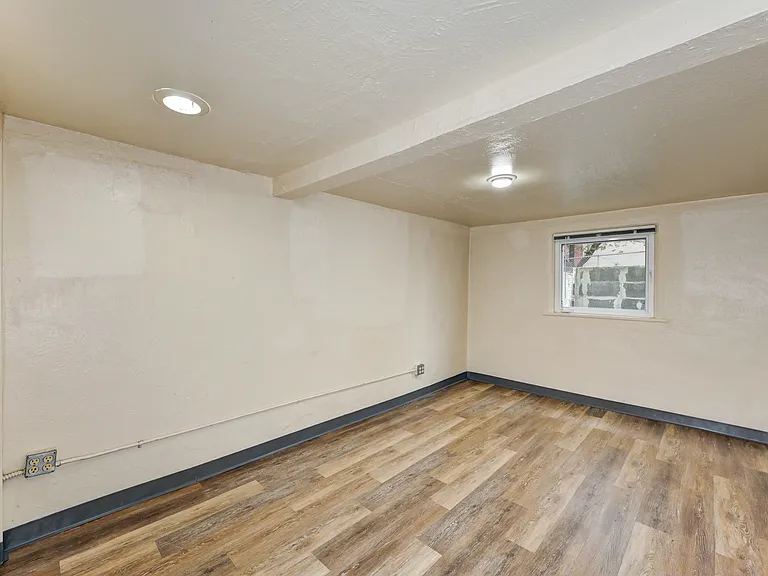 4707 Brooklyn Ave NE — Photo 21
