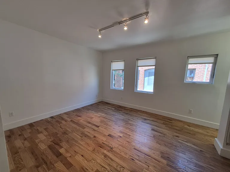 134 S Coronado St #136-1/2 — Photo 12