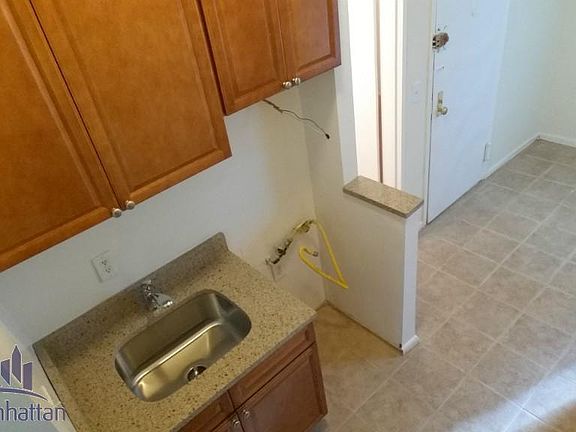 3rd image of 414 E 77th St APT 5B