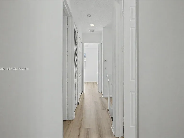 975 NE 42nd Ter #975 — Photo 23