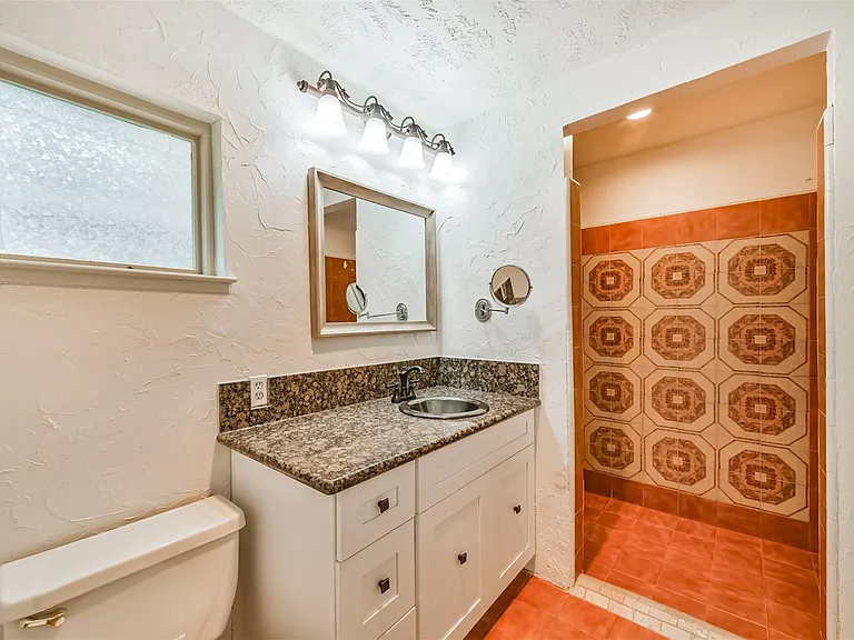 807 Stadium Cir — Photo 19