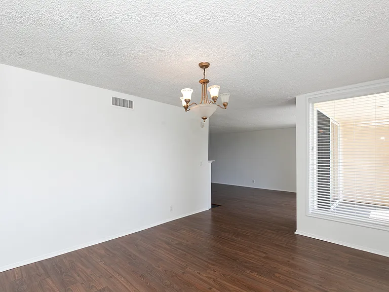 Beverly Regent — Photo 11