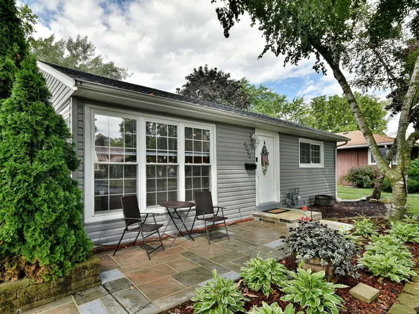 3609 Wren Ln, Rolling Meadows, IL 60008