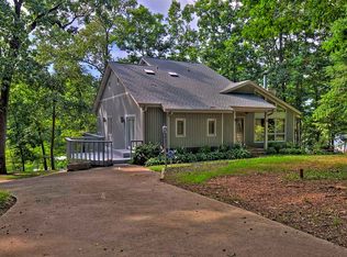 1107 Cherokee Rd, Townville, SC 29689