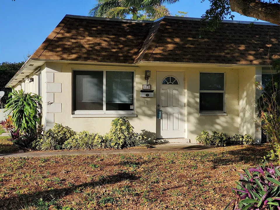 101 SW 17th St