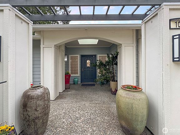 3rd image of 102 Sunset Place