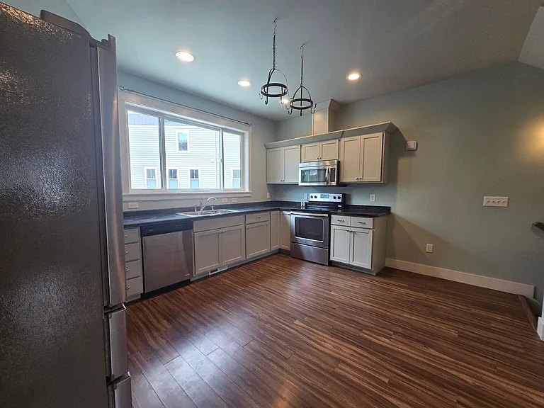 1904 Songbird Dr — Photo 8