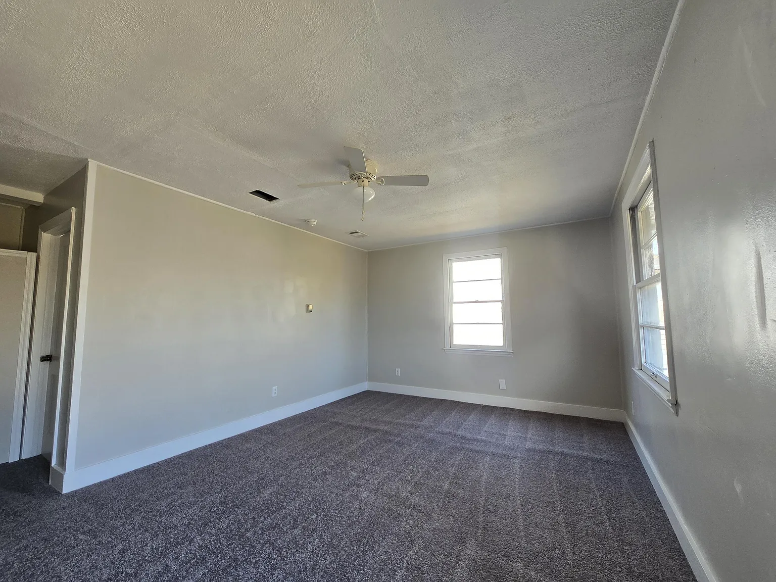 2 bed, 1.0 bath, 900 sqft, $1,100 — Photo 3