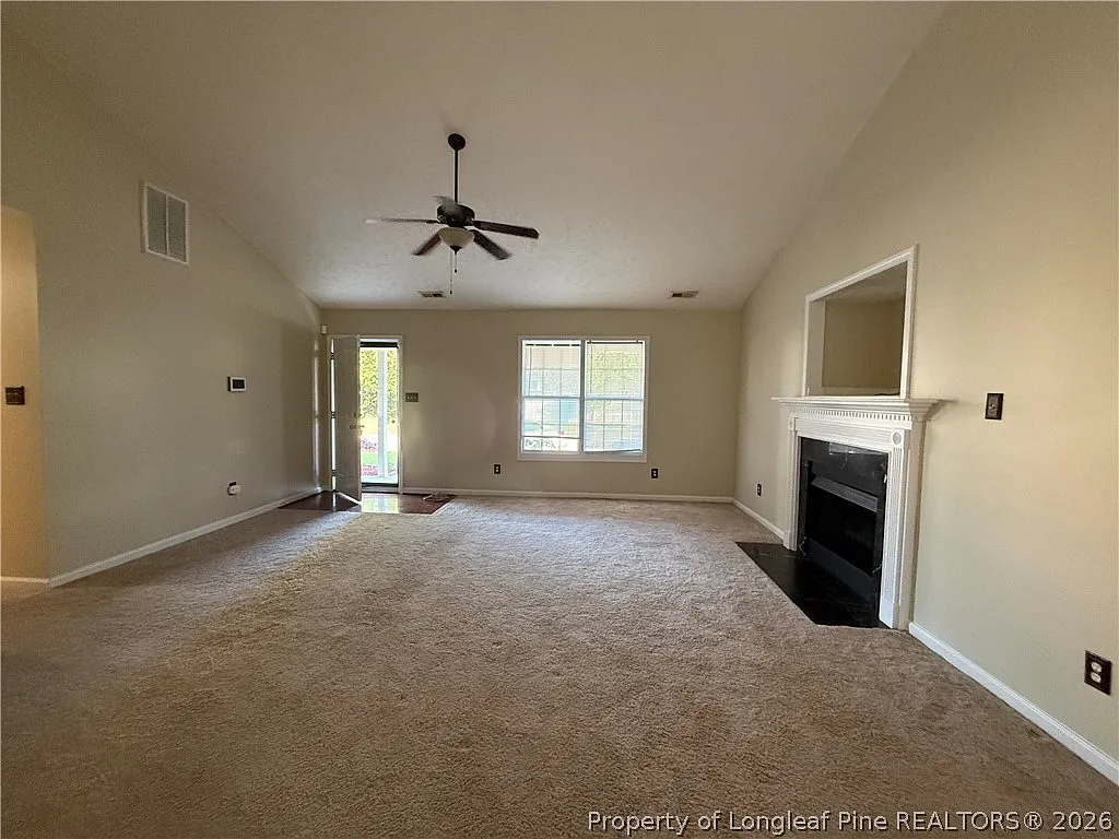 3 bed, 2.0 bath, 1630 sqft, $1,875 — Photo 3
