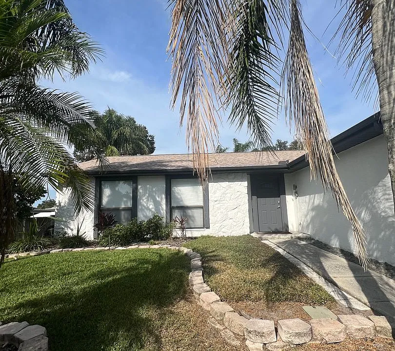 552 Hammock Dr