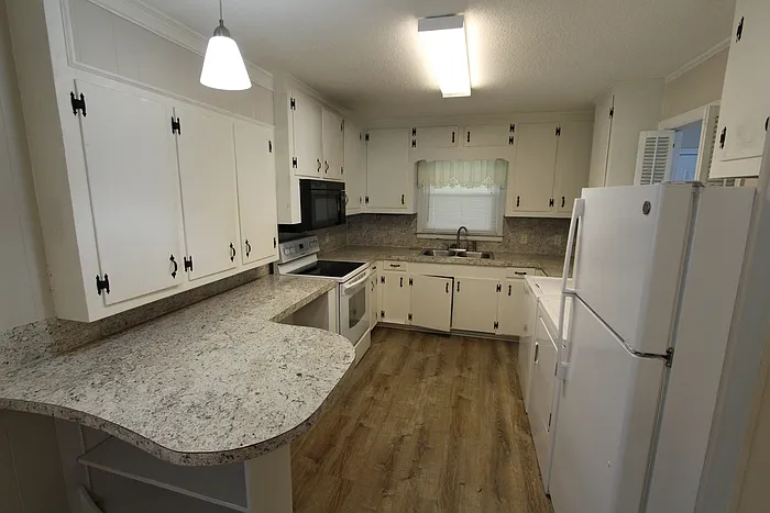 641 Stamie Dr — Photo 5