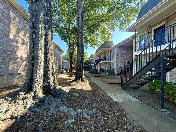 2nd image of 3800 Sherwood Ln #4868395