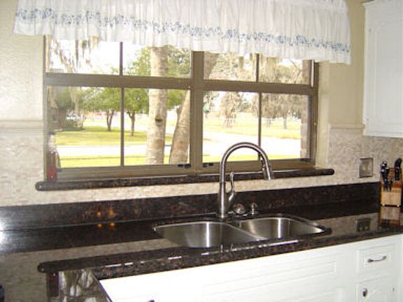 3rd image of 51 Royal Oak Ct