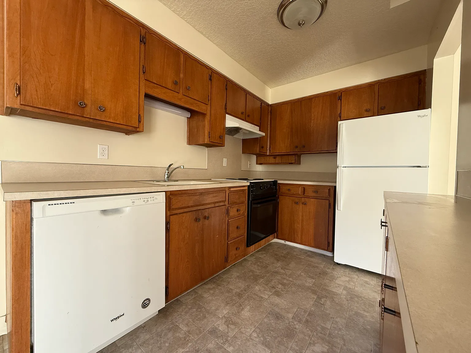 1 bed, 786 sqft, $1,265 — Photo 3