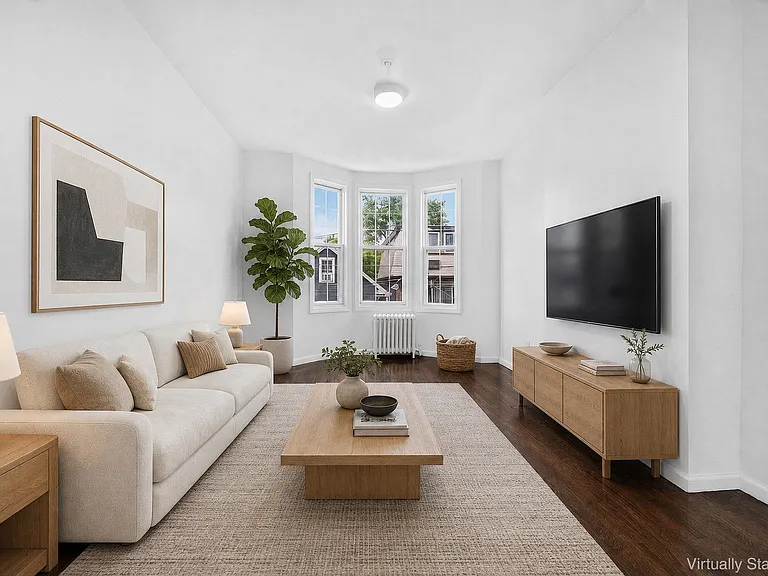 210 36th St #3L — Photo 2