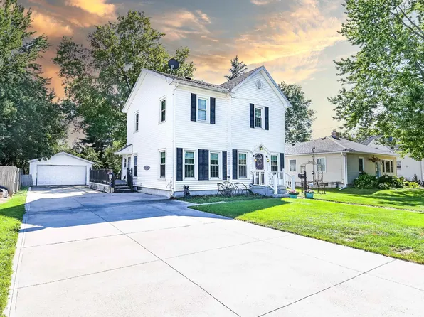 706 E Holland St, Washington, IL 61571
