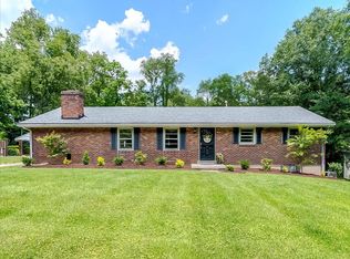 3927 Royster Rd, Lexington, KY 40516