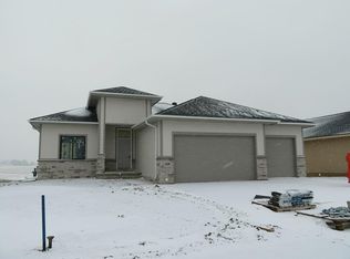 1038 Deveron Dr, Council Bluffs, IA 51503
