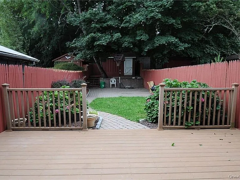 56 Coolidge St — Photo 23