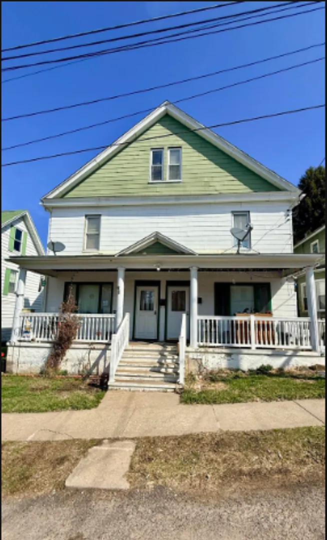 6-8 Maple Ave — Photo 1
